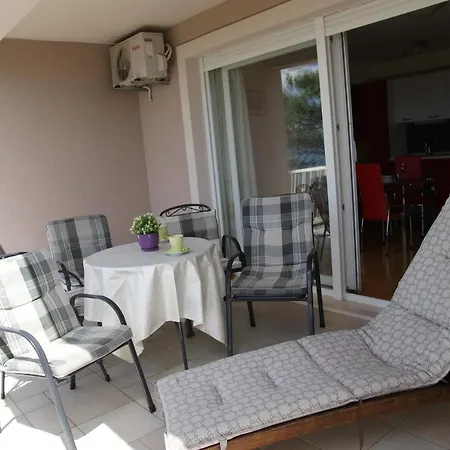 In 13937 Apartment Selce