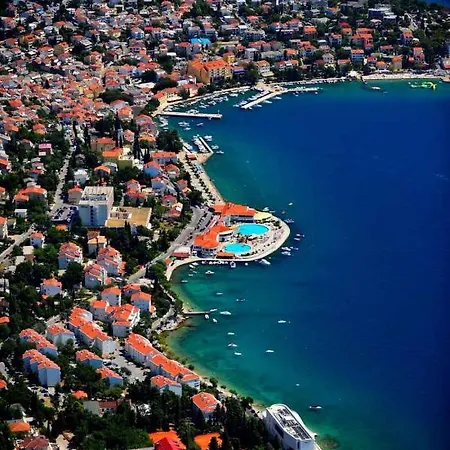 Apartment In 13937 Selce