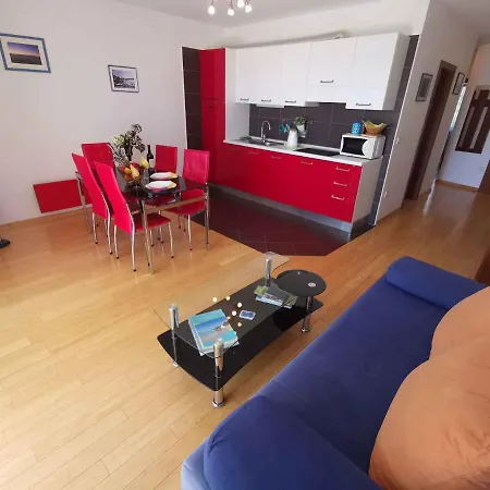 In 13937 Apartment