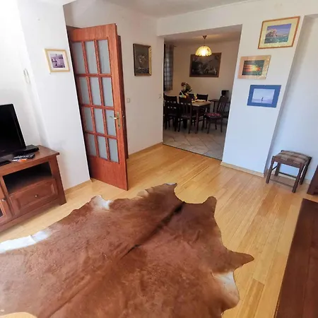 Apartment In 13937 *