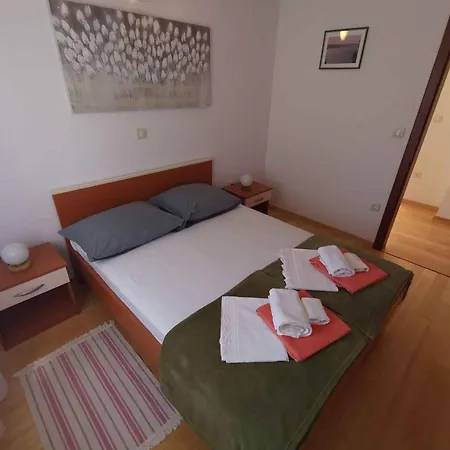 In 13937 Apartment